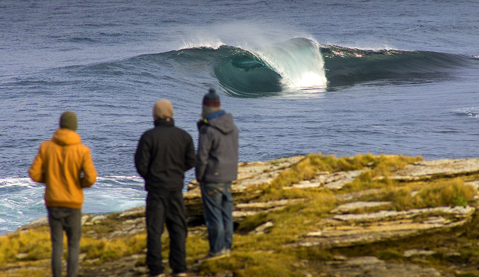 The slab known as Tens. One of Scotland\'s many very heavy waves. Photo: <a href=\"http://surfphoto.500px.com/home\"> Roger Sharp</a>