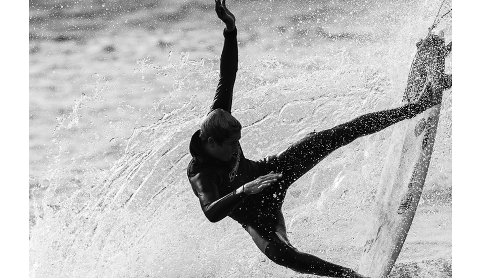 Tristan Sullaway blowing fins in La Jolla. Photo: <a href=\"http://www.surfingeye.com/\" target=_blank>Ronald Hons</a>.