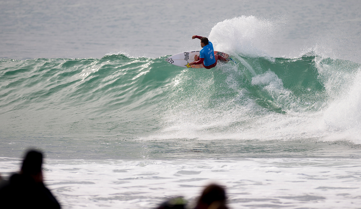 Keanu Asing of Hawaii advanced into Round 4 of the J-Bay Open after winning his Round 3 heat at Supertubes in Jeffrey\'s Bay. Photo: Kirstin Scholtz / WSL