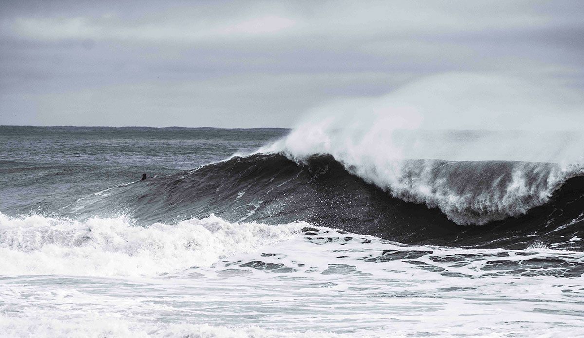 Right before the winds changed to offshore. This day, some really heavy bombs were coming through. Photo: Ryan Simalchik