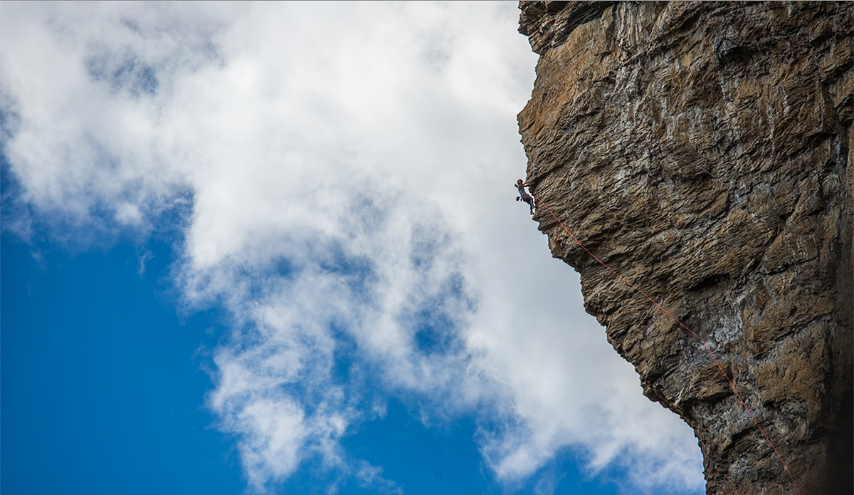 Castle Mountain was the first alpine climb I set out to accomplish. This is the crux pitch of “Warhammer.\" The climb was 16 pitches of steep limestone climbing established by @sonnietrotter.  
Photo by Andy Arts