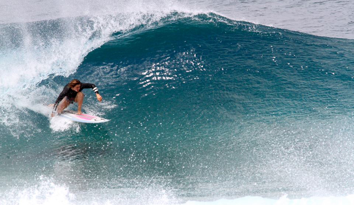 Women Just Want To Get Barreled Especially At Pipeline The Inertia