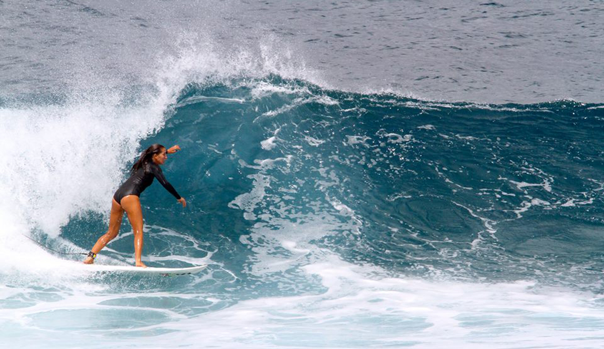 Frankie Harrer freesurf Backdoor. Pipeline Women\'s Pro.