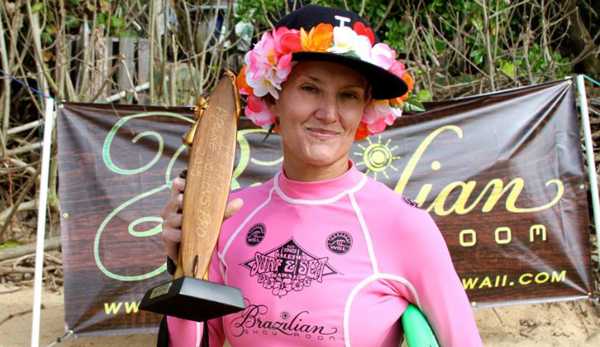 Keala Kennelly wins Pipeline Women\'s Pro 2015.