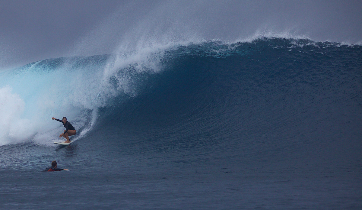 Emily Erickson single-fin stylin\' at Cloudbreak. Photo: @shannonreporting /  @supersessions2