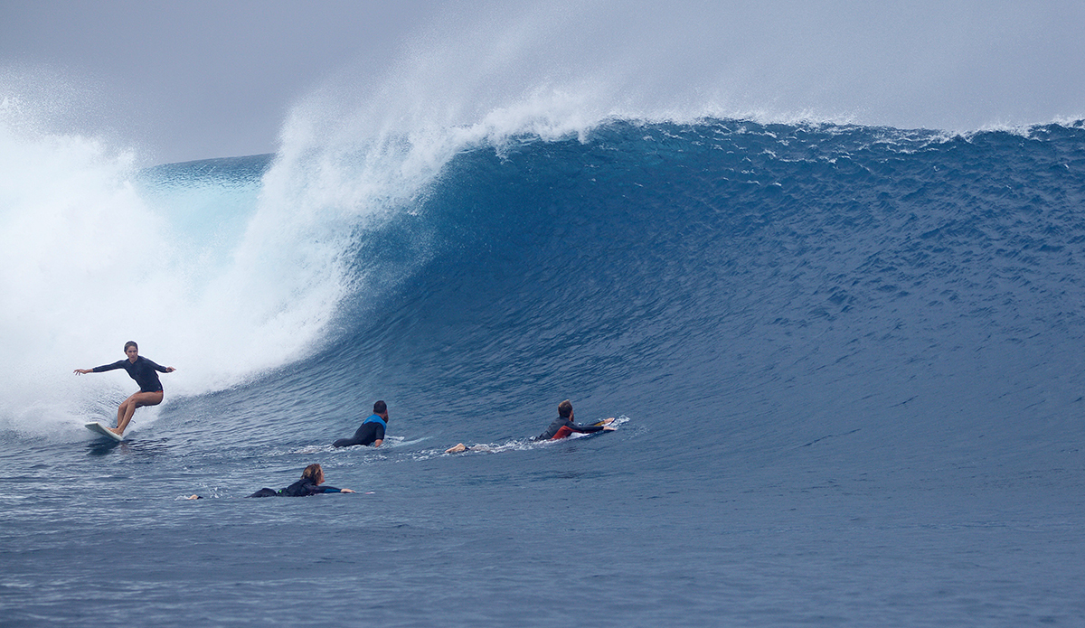 Emily Erickson single-fin stylin\' at Cloudbreak. Photo: @shannonreporting /  @supersessions2