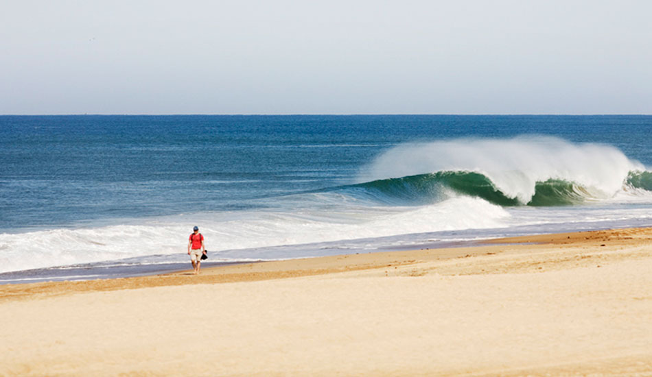 Hossegor, France doing its thing.