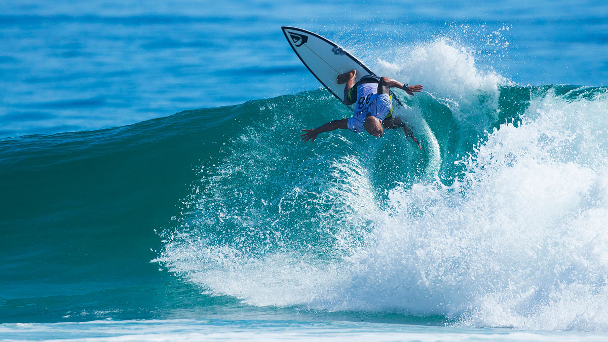 Fred Patacchia Jnr winning his Round 1 heat at the Quiksilver Pro Gold Coast on Saturday February 28, 2015. Photo: <a href=\"http://www.worldsurfleague.com/\">WSL</a> / <a href=\"https://instagram.com/kc80/\">Cestari</a>