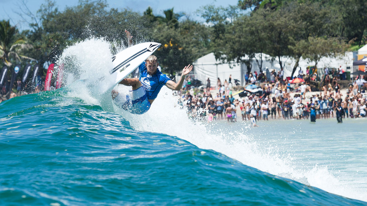 Dusty Payne of Hawaii winning his Round 1 heat with a near perfect 9.67 score (out of a possible 10.00) at the Quiksilver Pro Gold Coast on Saturday February 28, 2015. Photo: <a href=\"http://www.worldsurfleague.com/\">WSL</a> / <a href=\"https://instagram.com/kc80/\">Cestari</a>