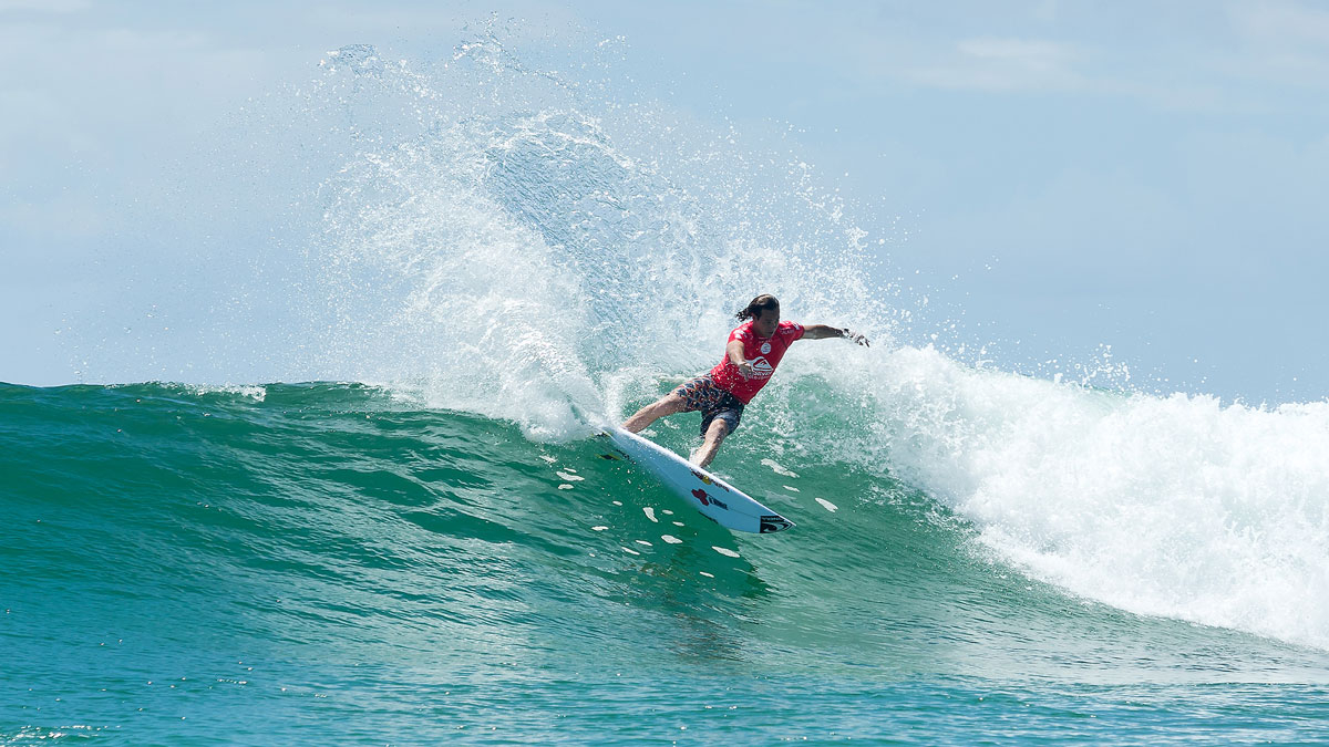 Jordy Smith of South Africa winning his Round 1 heat at the Quiksilver Pro Gold Coast on Saturday February 28, 2015. Photo: <a href=\"http://www.worldsurfleague.com/\">WSL</a> / <a href=\"https://instagram.com/kc80/\">Cestari</a>