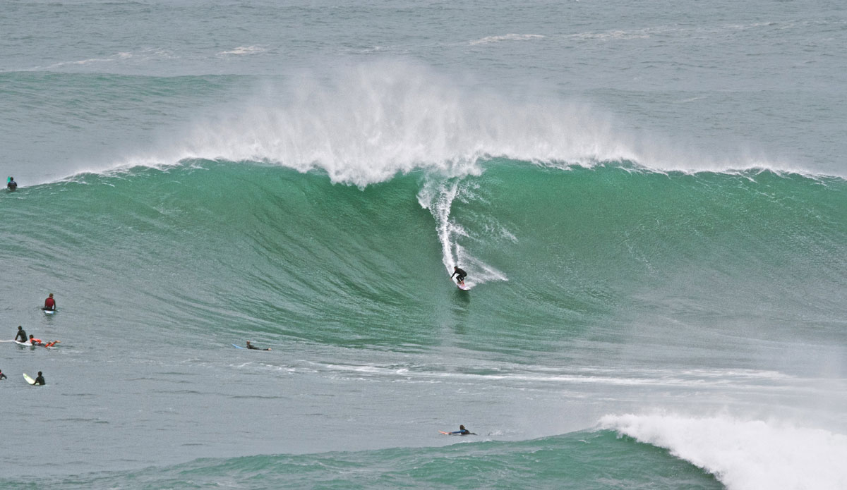 Down the face of a big one. Photo:<a href=\"http://instagram.com/cacaneves\">Camila Neves</a>