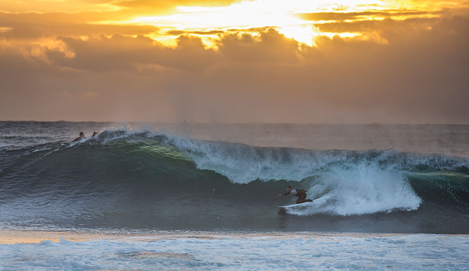 Simon Farrer showing what kneeboards are about. Photo: <a href=\"http://www.16images.com.au\">Steen Barnes</a>