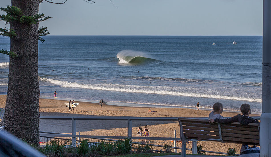 City Surfing, people jogging, North Wollongong Beach. It never stops. Photo: <a href=\"http://www.16images.com.au\">Steen Barnes</a>