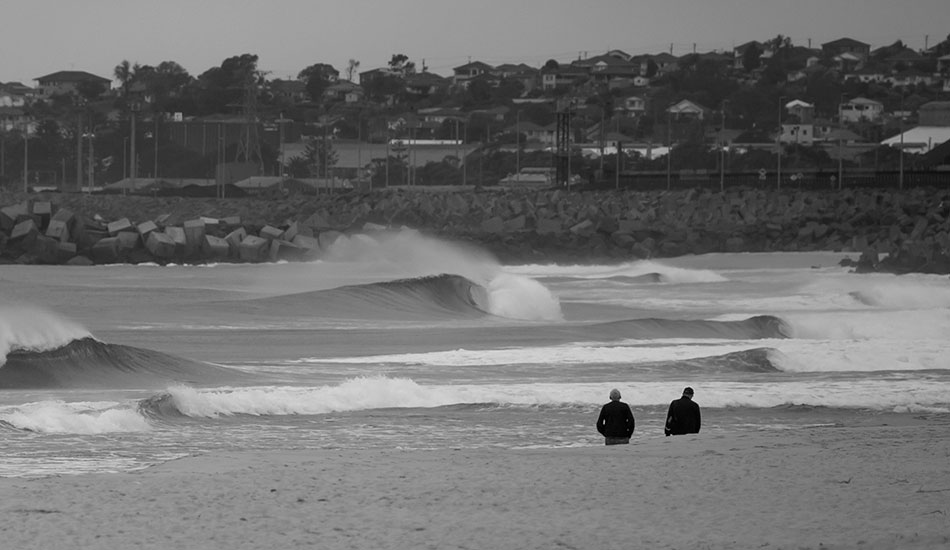 Steel Surfing, empty waves and a couple of mates. Photo: <a href=\"http://www.16images.com.au\">Steen Barnes</a>