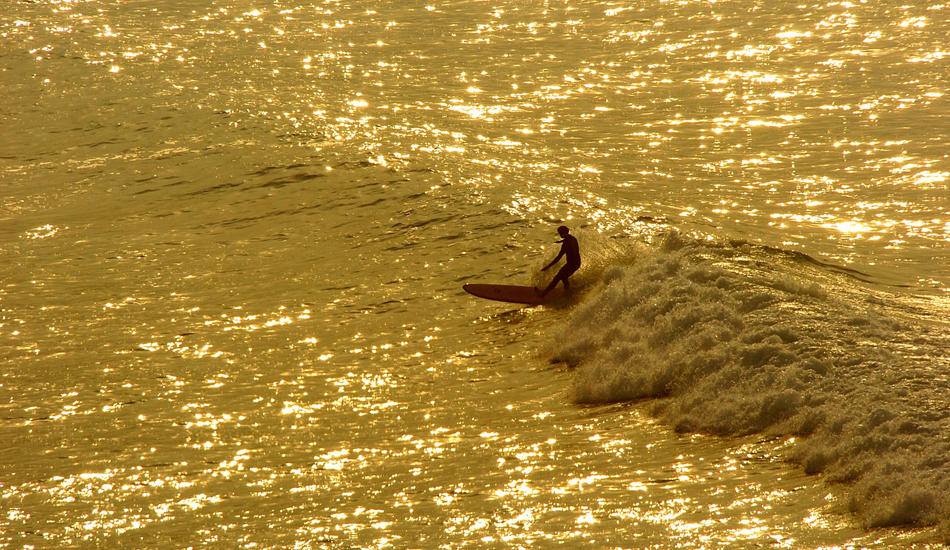 Winter light at Hendaye beach.  Photo: <a href=\"https://www.facebook.com/SalernoPhoto\"> Stéphane Salerno