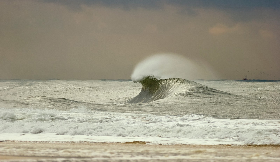 Perfect peak, Landes country. Photo: <a href=\"https://www.facebook.com/SalernoPhoto\"> Stéphane Salerno