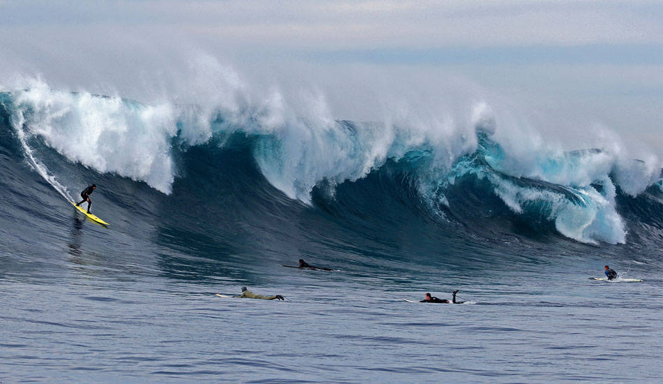 Early morning. The wave gauge wasn\'t quite right yet. Photo: Claudia Boily