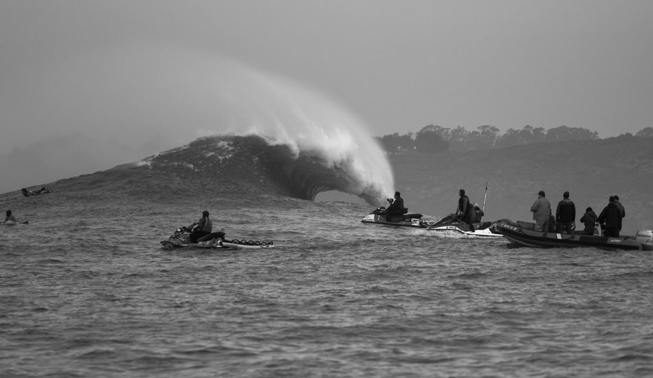 Near the end of the day, the wind turned almost offshore… but not quite. Side winds caused difficult to negotiate chop. Photo: <a href=\"http://www.adamwarmington.com/\">Adam Warmington.</a>