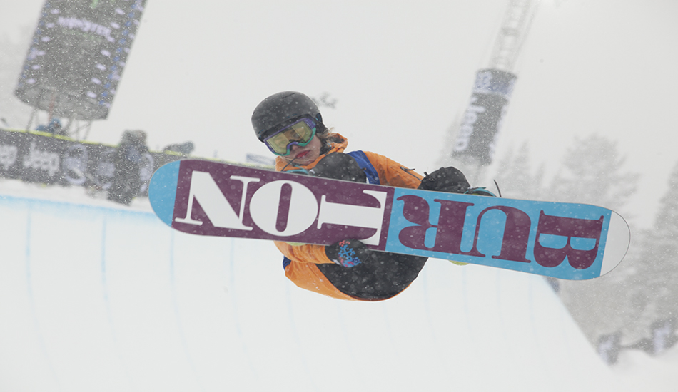 The women’s snowboard Superpipe final, unlike the men’s the night before, went the traditional three rounds.