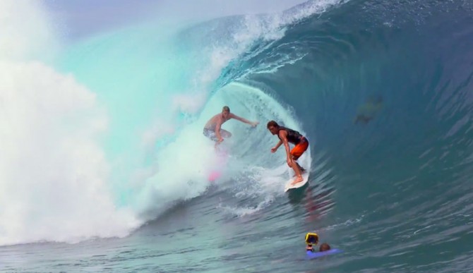 Alex and Koa Smith share barrels in Teahupoo