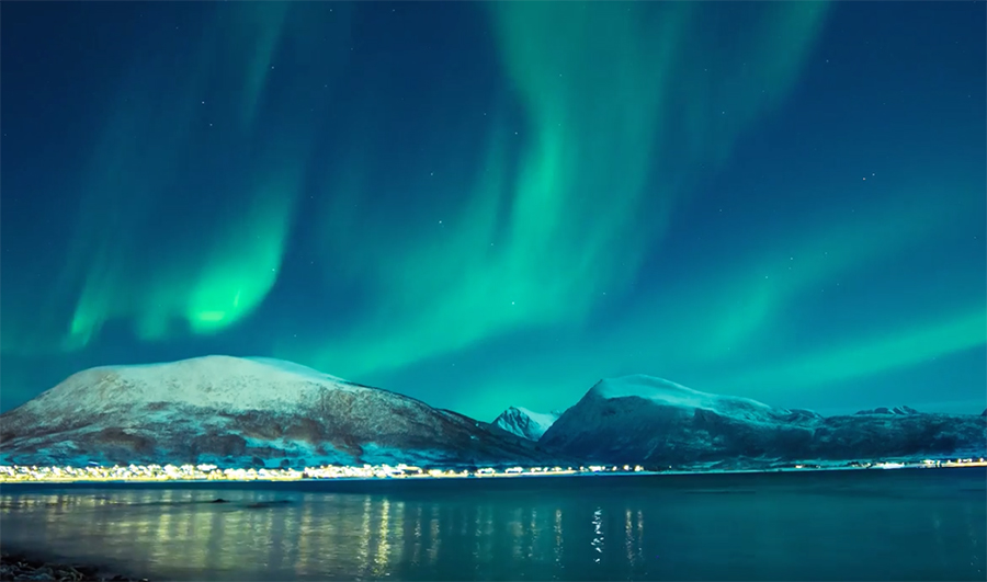 Opinion: 2 Minutes Watching the Northern Lights Over Norway Proves the ...