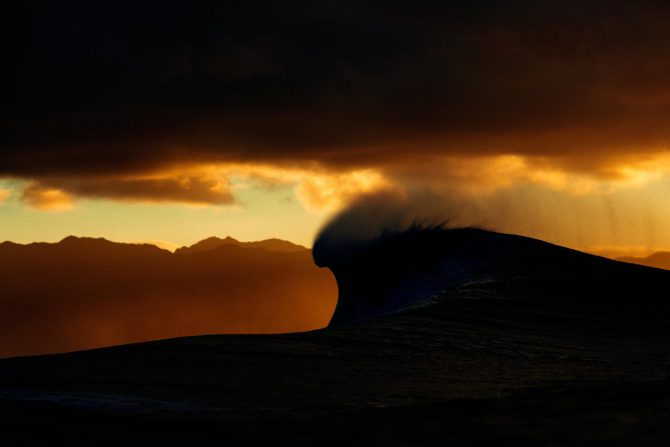 An apocalyptic looking Pipeline. Photo: WSL/Ed Sloane