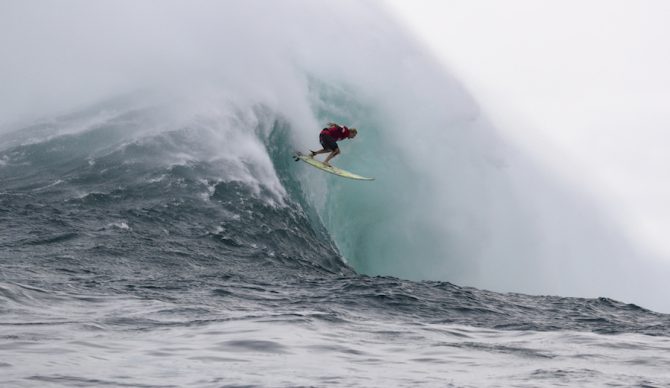 Keala Kennelly, fully committed on a heaving Jaws behemoth on her way to being crowned 2018 Women's Jaws Challenge champ. Photo: WSL/Hallman