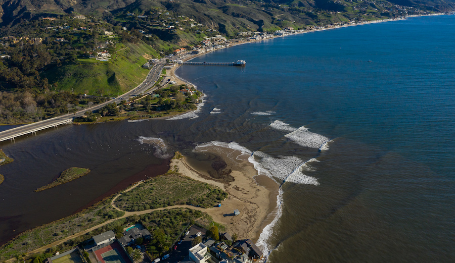 California's recent king tides hint at what life might be like at iconic beaches if sea levels continue to rise. Photo: Tyler Schiffman