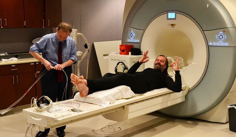 Wim Hof in brain scanner