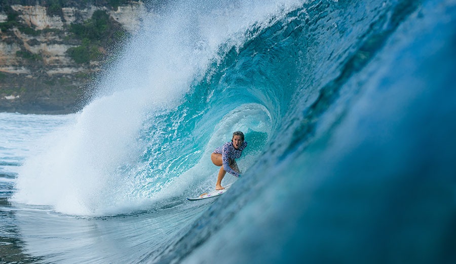 Bethany Hamilton surfing