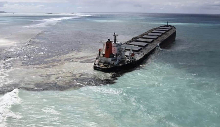 oil spill in Mauritius