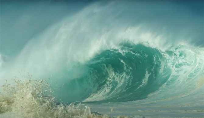 Keiki beach shorebreak on Oahu North Shore