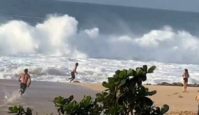 Mikey Wright Rescues Swimmer on North Shore of Oahu from Menacing Surf