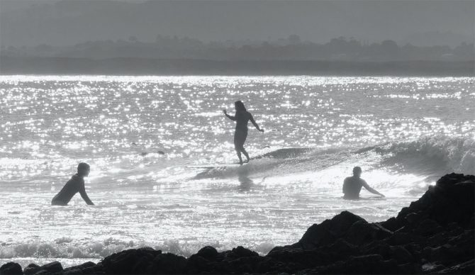 leashless surfing in Byron Bay