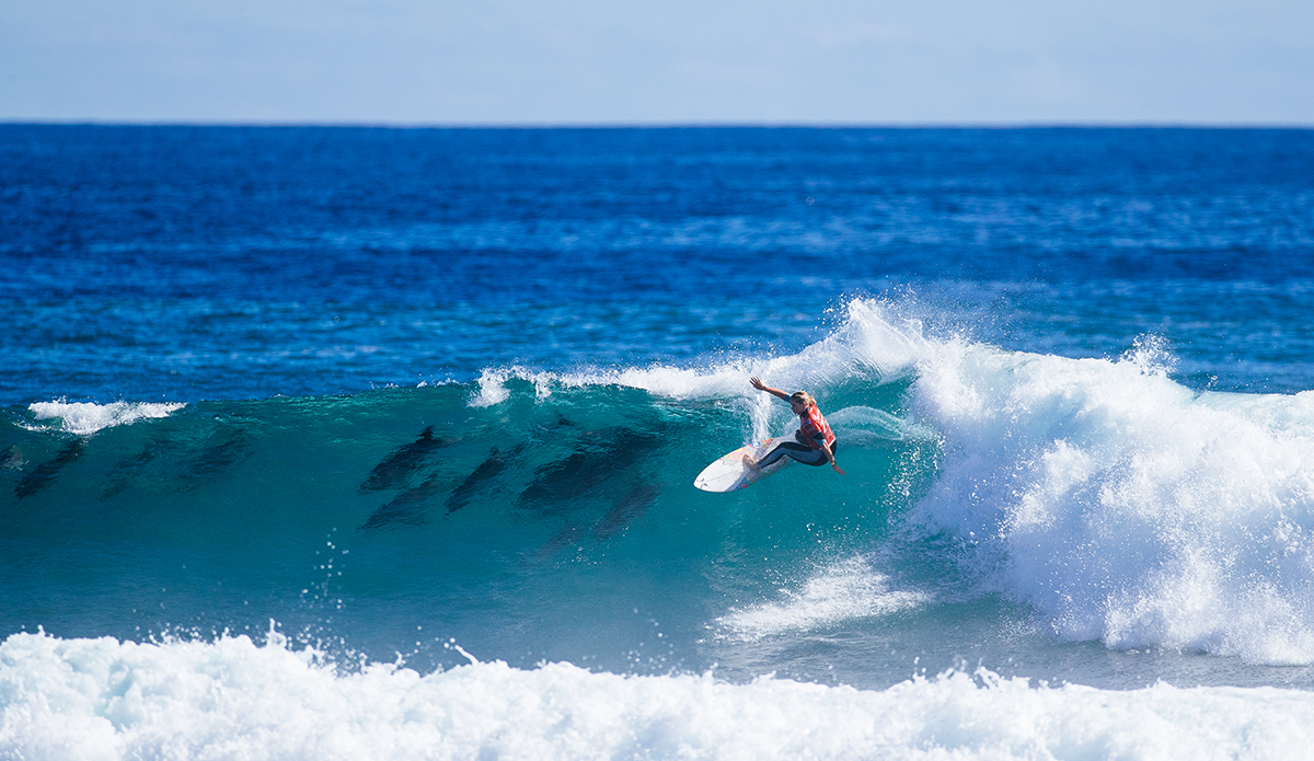 Gabriela Bryan seemingly wins nature's approval with this standout ride. Photo: WSL