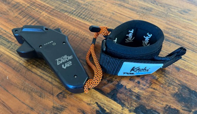 Foil drive remote with leash