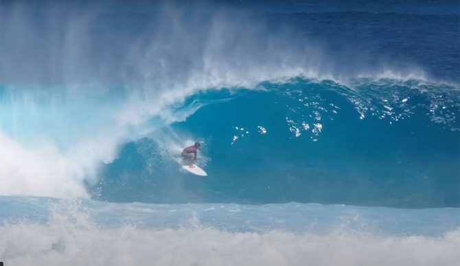 Koa Smith surfing Cloudbreak